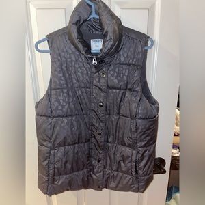 Puffy Grey patterned Old Navy sleeveless vest zippered and buttons